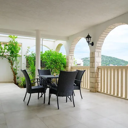 I Karma Lejlighed Tisno