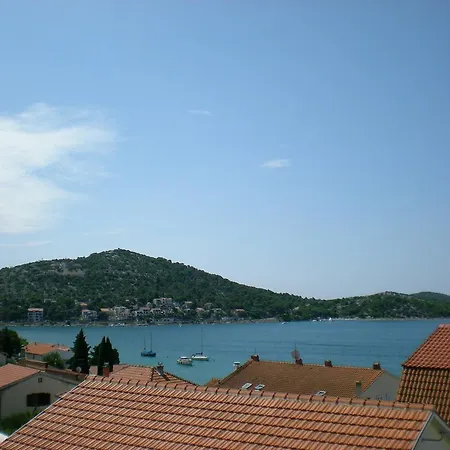 Apartman I Karma Tisno