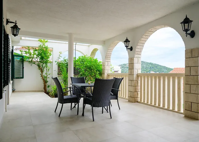 I Karma アパート ティスノ